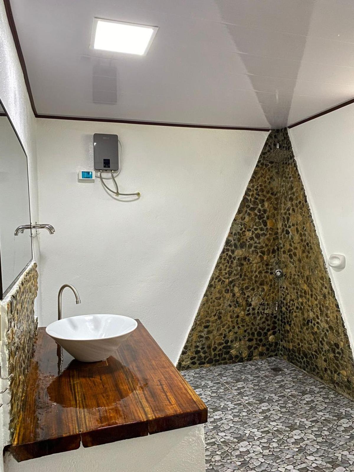 סיקיהור Oceanlife Explorers Resort מראה חיצוני תמונה