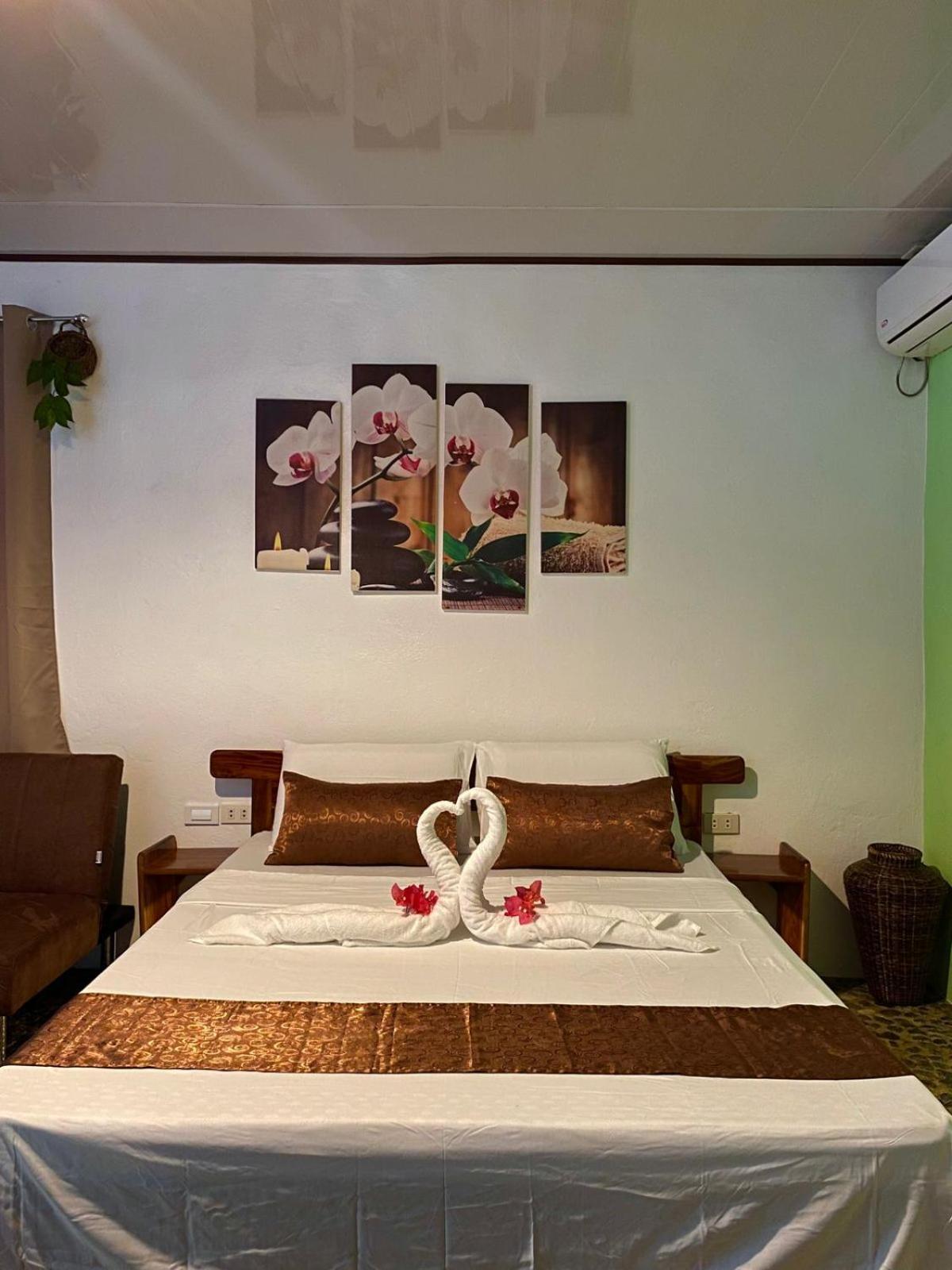 סיקיהור Oceanlife Explorers Resort מראה חיצוני תמונה